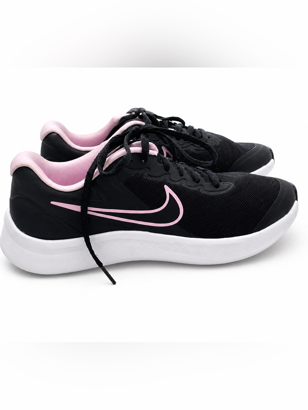 Nike Star Runner 3 Black w/ Light Pink Trim Sneakers-Size 7Y (Women’s 8 1/2)
